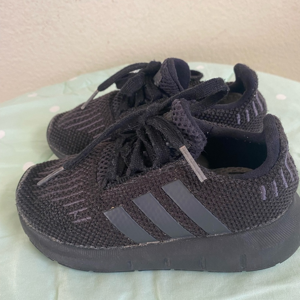Adidas ART CP9461 Toddlers Sneakers size 8